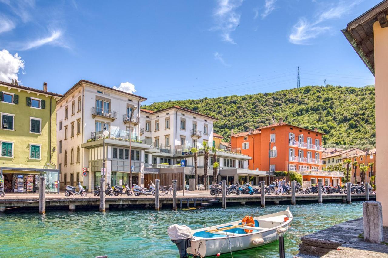 Hotel Lago Di Garda Nago Екстериор снимка