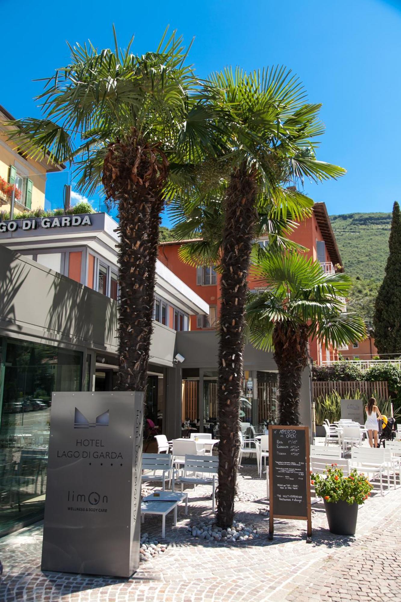 Hotel Lago Di Garda Nago Екстериор снимка