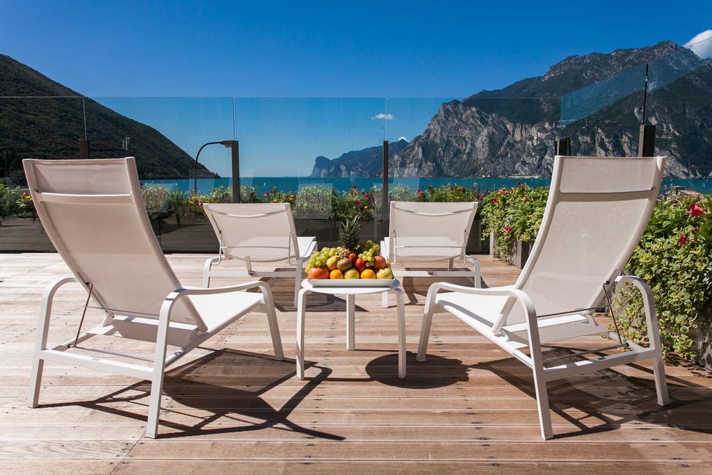 Hotel Lago Di Garda Nago Екстериор снимка