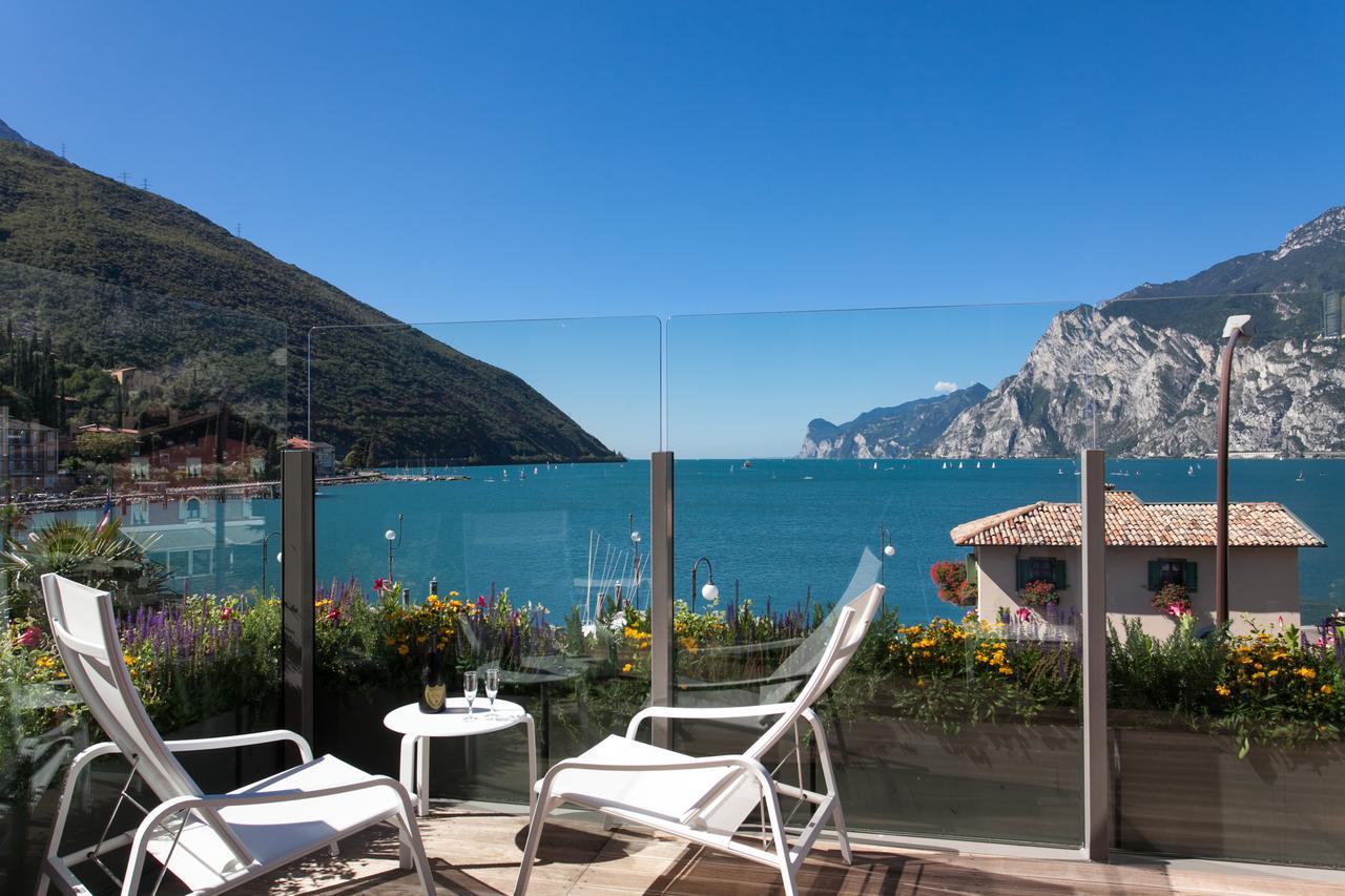 Hotel Lago Di Garda Nago Екстериор снимка