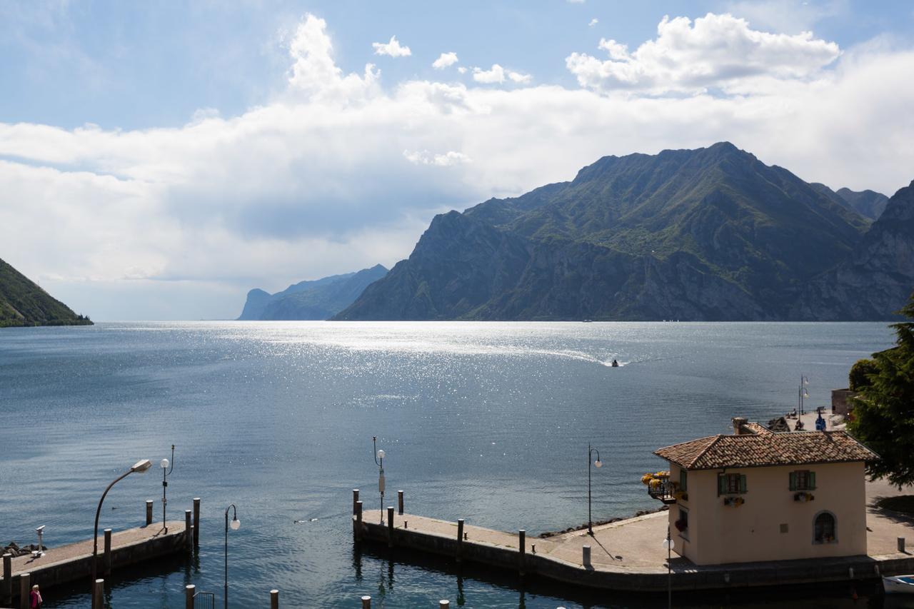 Hotel Lago Di Garda Nago Екстериор снимка