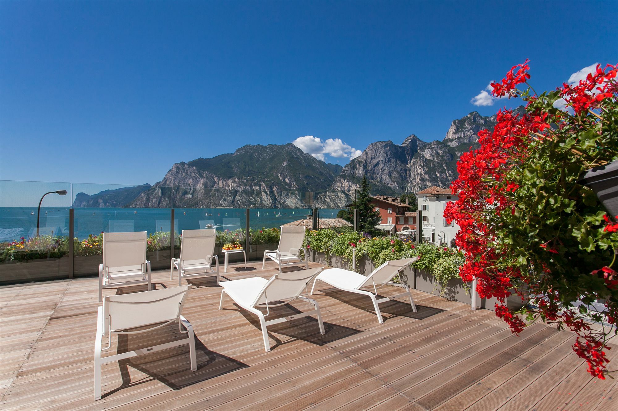 Hotel Lago Di Garda Nago Екстериор снимка