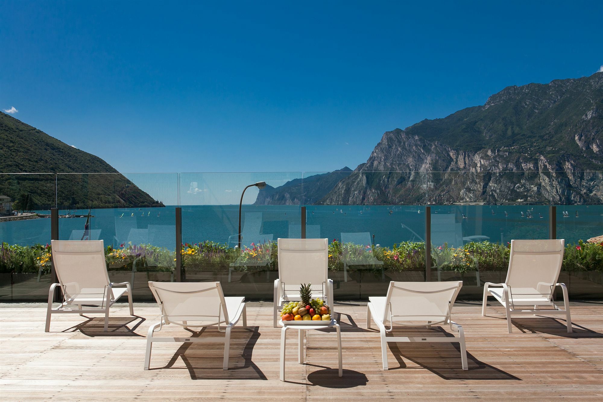 Hotel Lago Di Garda Nago Екстериор снимка