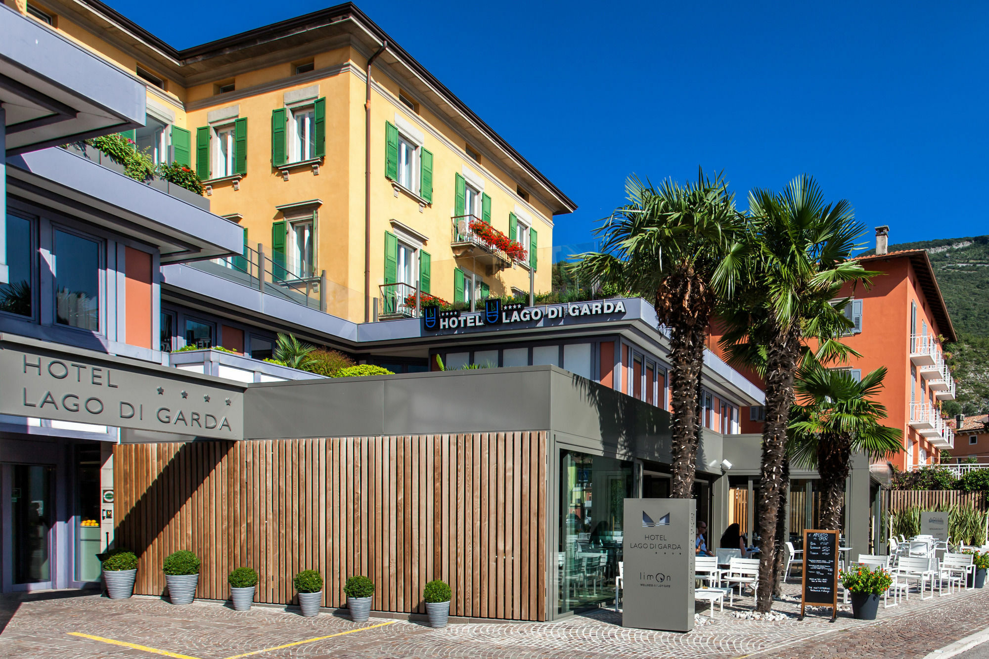 Hotel Lago Di Garda Nago Екстериор снимка